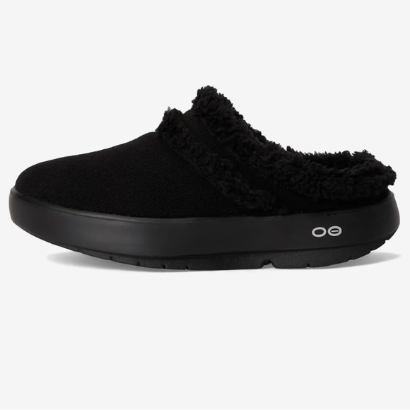 OOFOS Shoes - OOFOS Women's Black Clogs 7